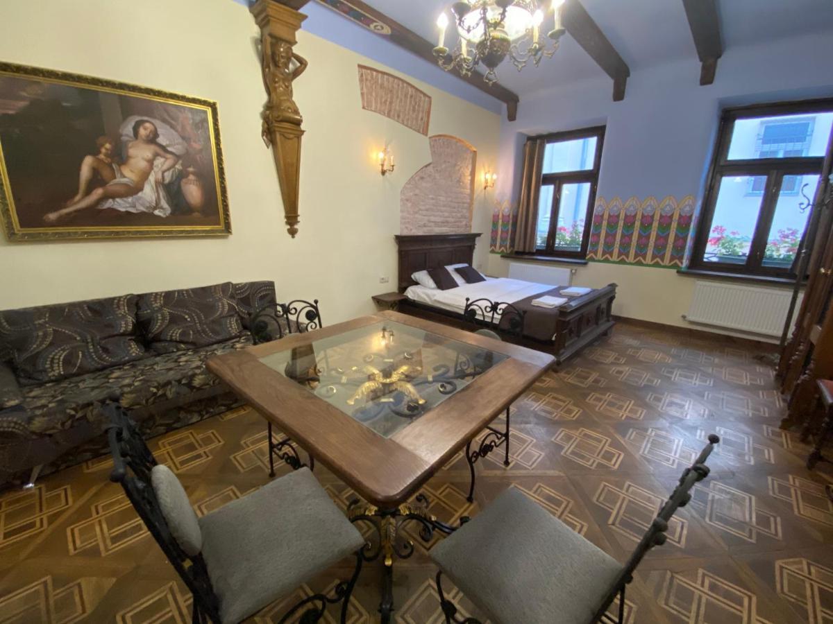Апартаменти Королівські На Вулиці Лесі Українки 19 Lviv Extérieur photo