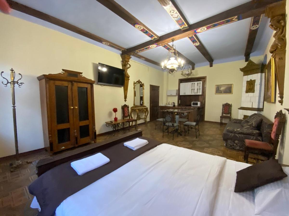 Апартаменти Королівські На Вулиці Лесі Українки 19 Lviv Extérieur photo