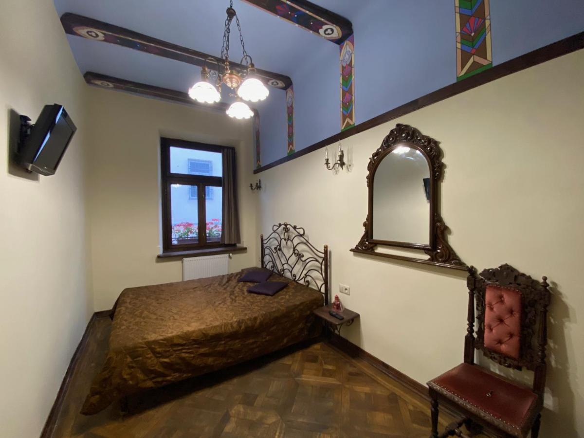 Апартаменти Королівські На Вулиці Лесі Українки 19 Lviv Extérieur photo