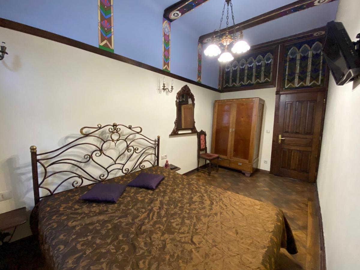 Апартаменти Королівські На Вулиці Лесі Українки 19 Lviv Extérieur photo