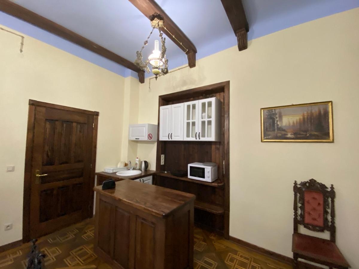 Апартаменти Королівські На Вулиці Лесі Українки 19 Lviv Extérieur photo