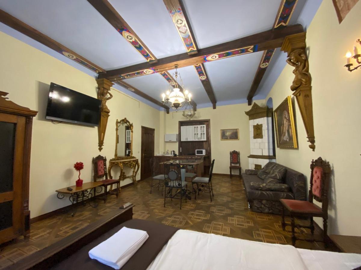 Апартаменти Королівські На Вулиці Лесі Українки 19 Lviv Extérieur photo