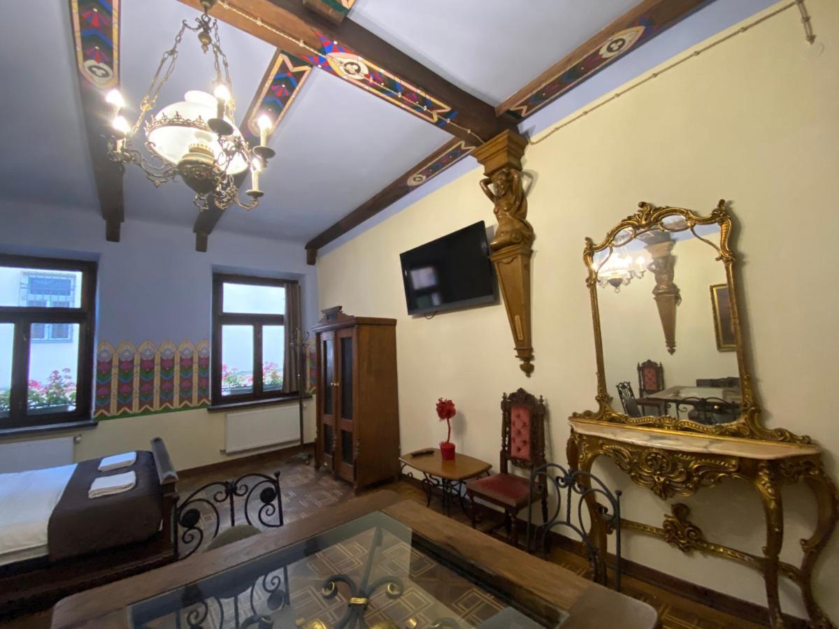 Апартаменти Королівські На Вулиці Лесі Українки 19 Lviv Extérieur photo