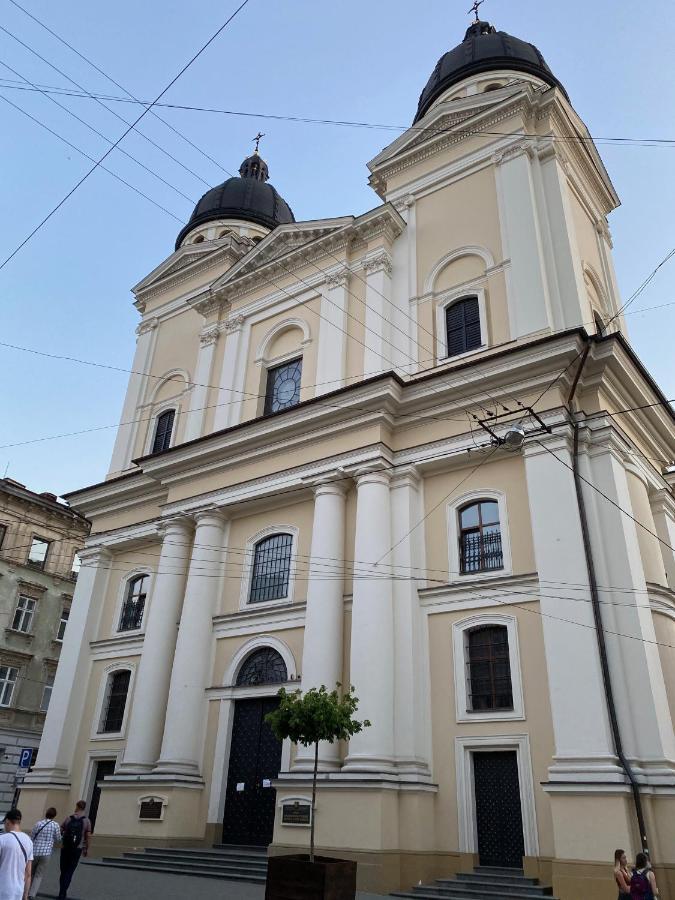 Апартаменти Королівські На Вулиці Лесі Українки 19 Lviv Extérieur photo