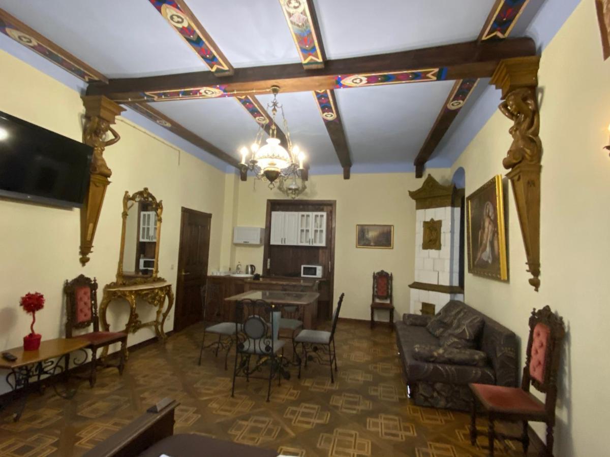 Апартаменти Королівські На Вулиці Лесі Українки 19 Lviv Extérieur photo