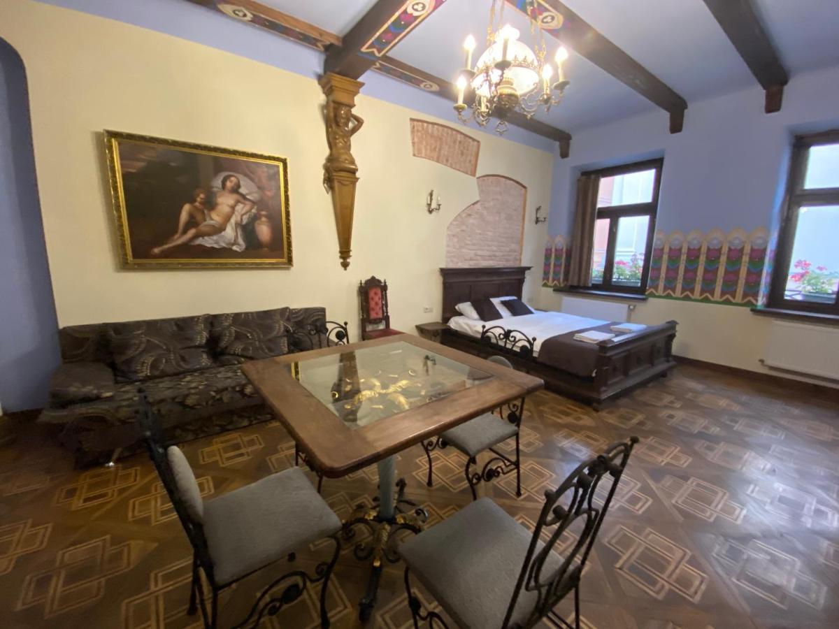 Апартаменти Королівські На Вулиці Лесі Українки 19 Lviv Extérieur photo