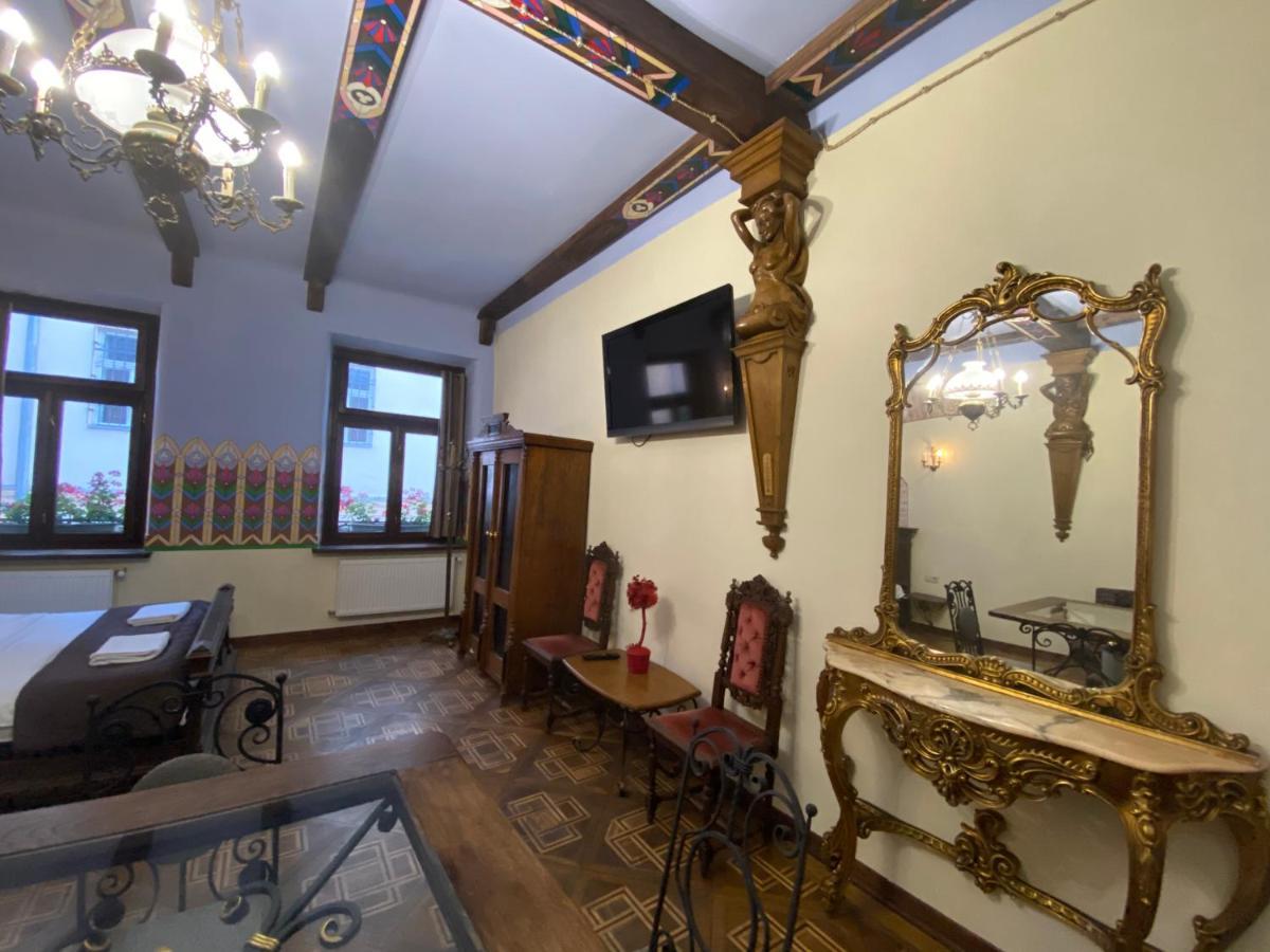 Апартаменти Королівські На Вулиці Лесі Українки 19 Lviv Extérieur photo