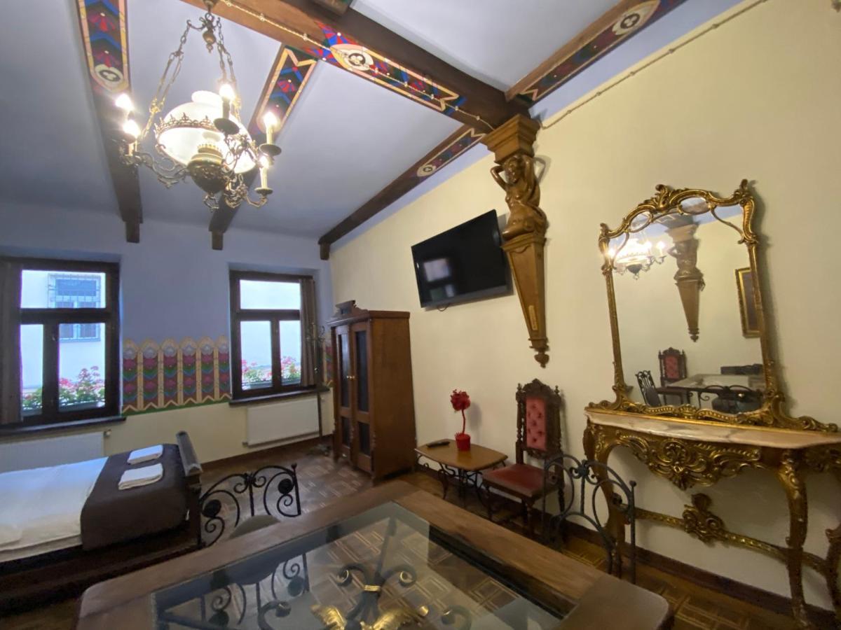 Апартаменти Королівські На Вулиці Лесі Українки 19 Lviv Extérieur photo