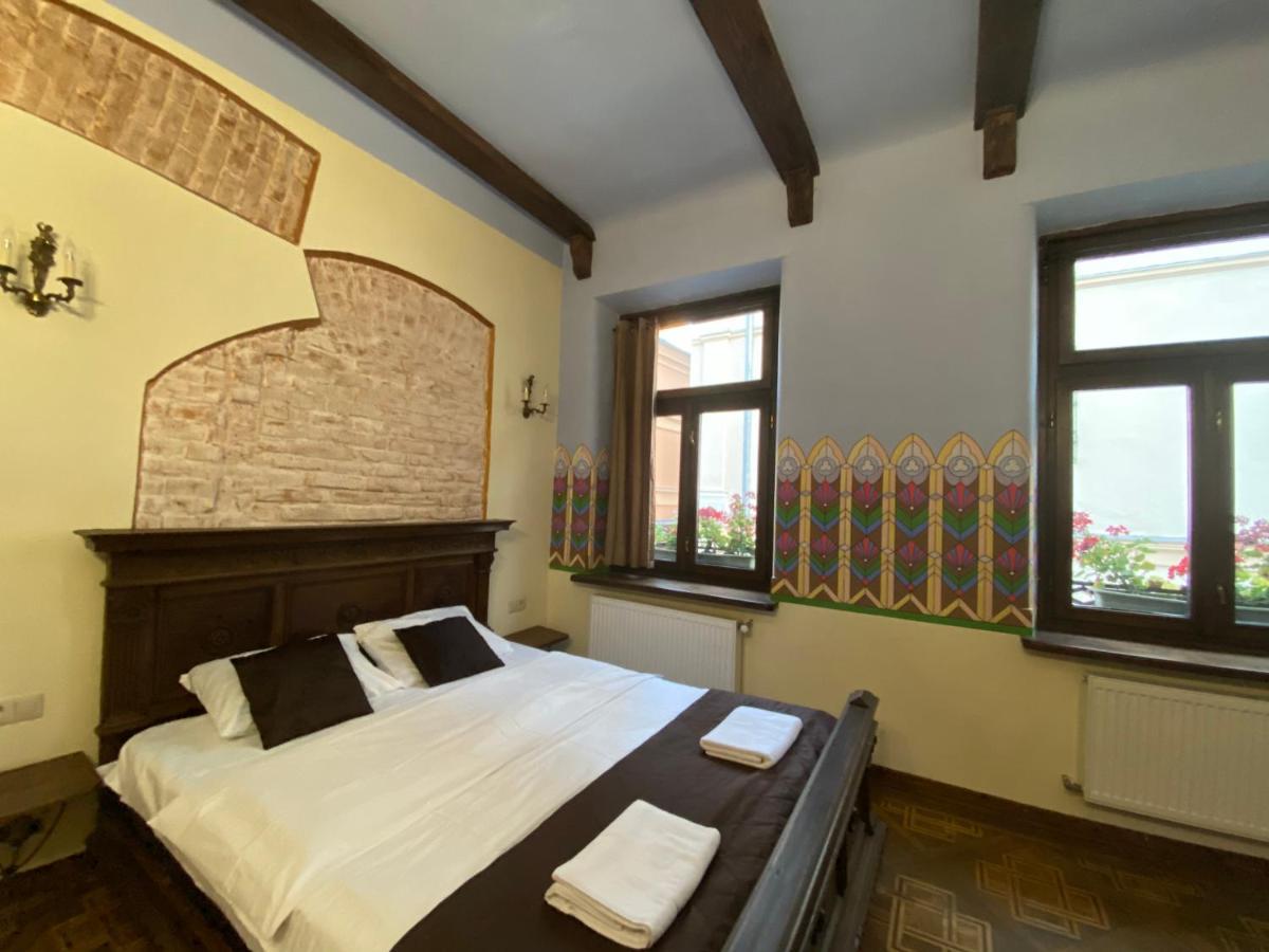 Апартаменти Королівські На Вулиці Лесі Українки 19 Lviv Extérieur photo