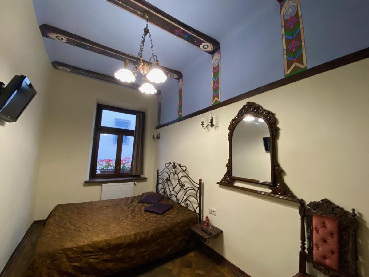 Апартаменти Королівські На Вулиці Лесі Українки 19 Lviv Extérieur photo
